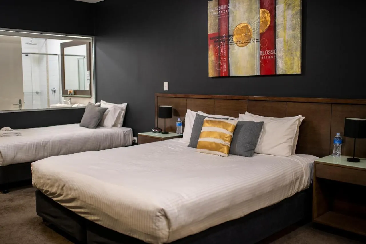 Sfera'S Park Suites & Convention Centre Adelaide Hotel